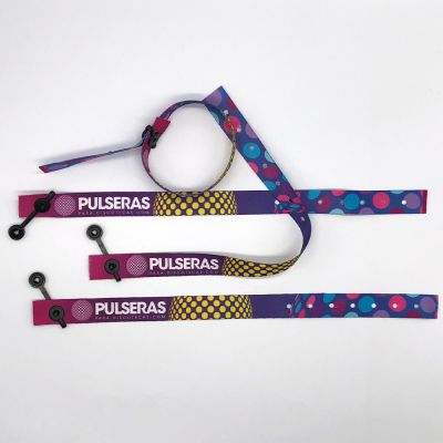 Pulseiras de tecido tipo broche